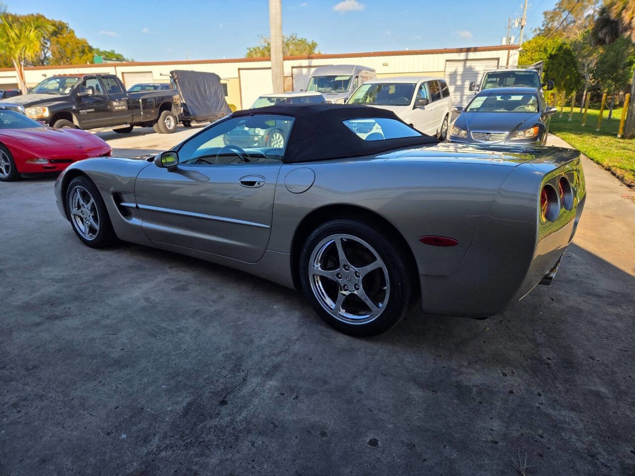 Used 2001 Chevrolet Corvette Convertible w/ Preferred Equipment Group2 image 4