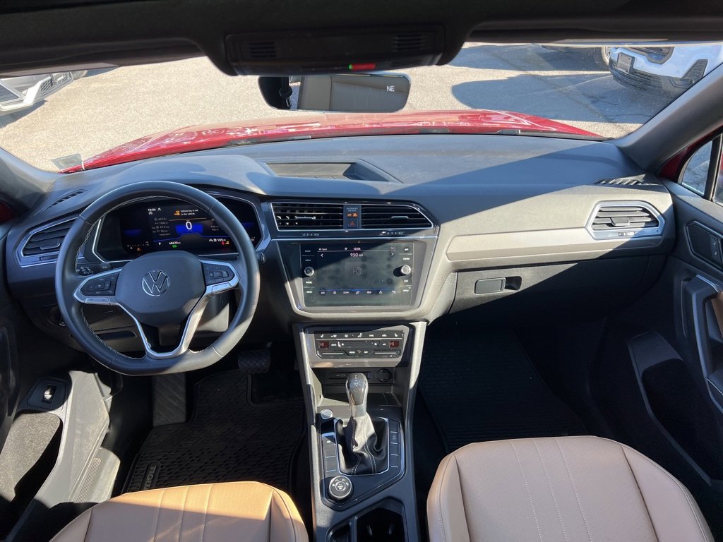 Used 2022 Volkswagen Tiguan SE image 19