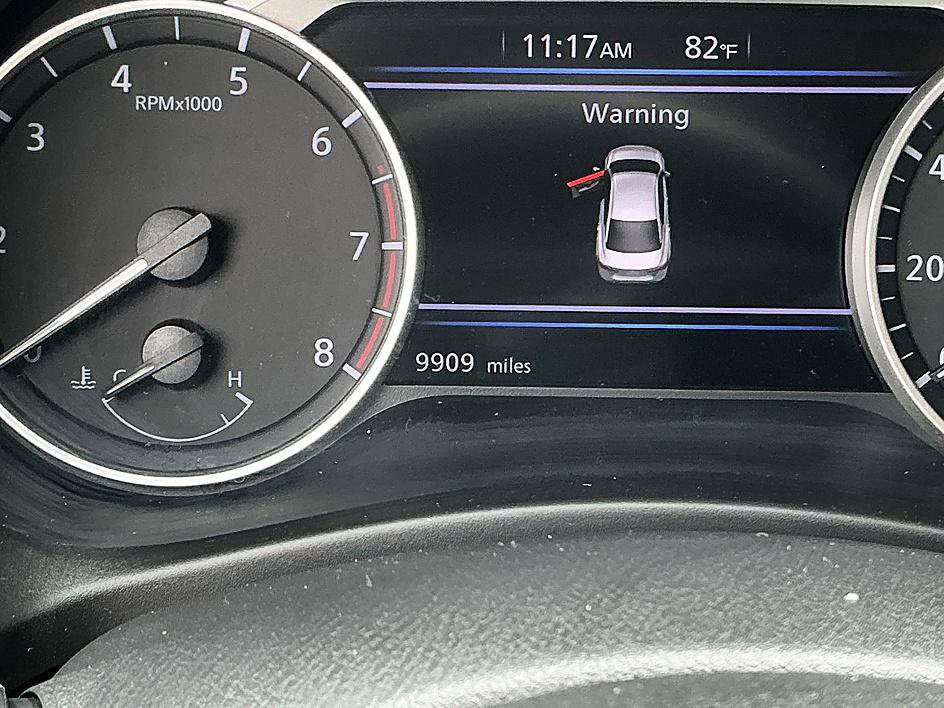Used 2025 Nissan Sentra SV FWD image 16