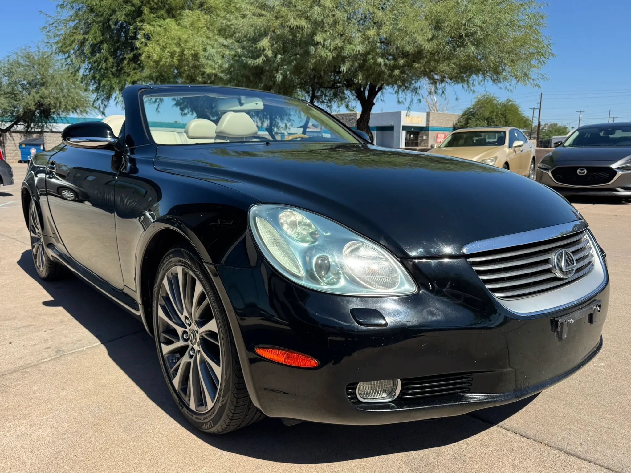 Used 2005 Lexus SC 430 Convertible RWD image 3