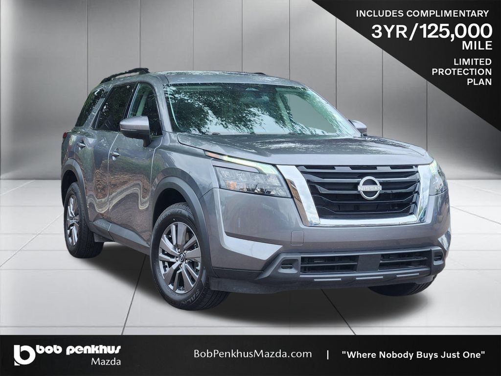 Used 2025 Nissan Pathfinder SV FWD image 1