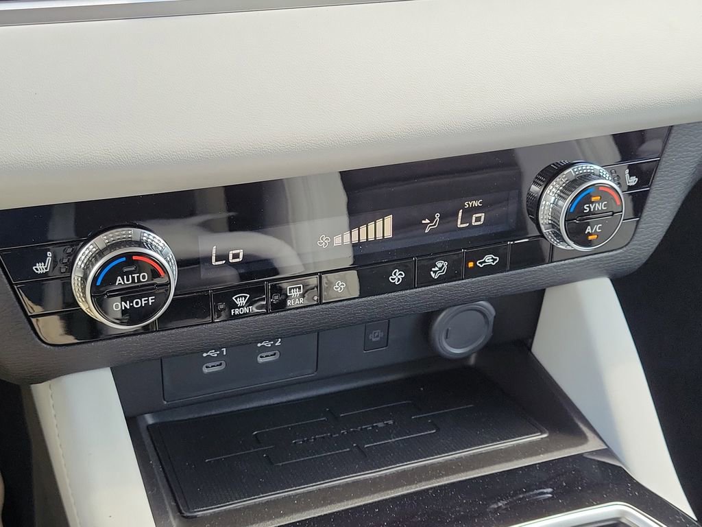 New 2025 Mitsubishi Outlander SE image 21