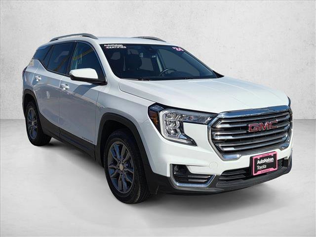 Used 2024 GMC Terrain SLT AWD/4WD image 3