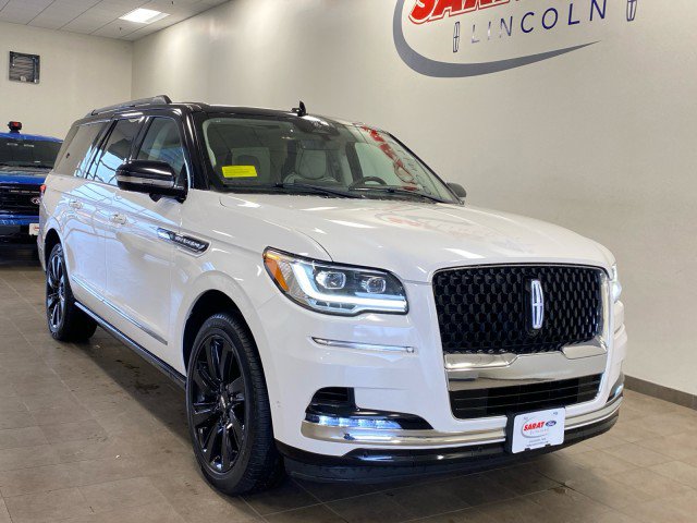 Used 2023 Lincoln Navigator L Black Label image 2