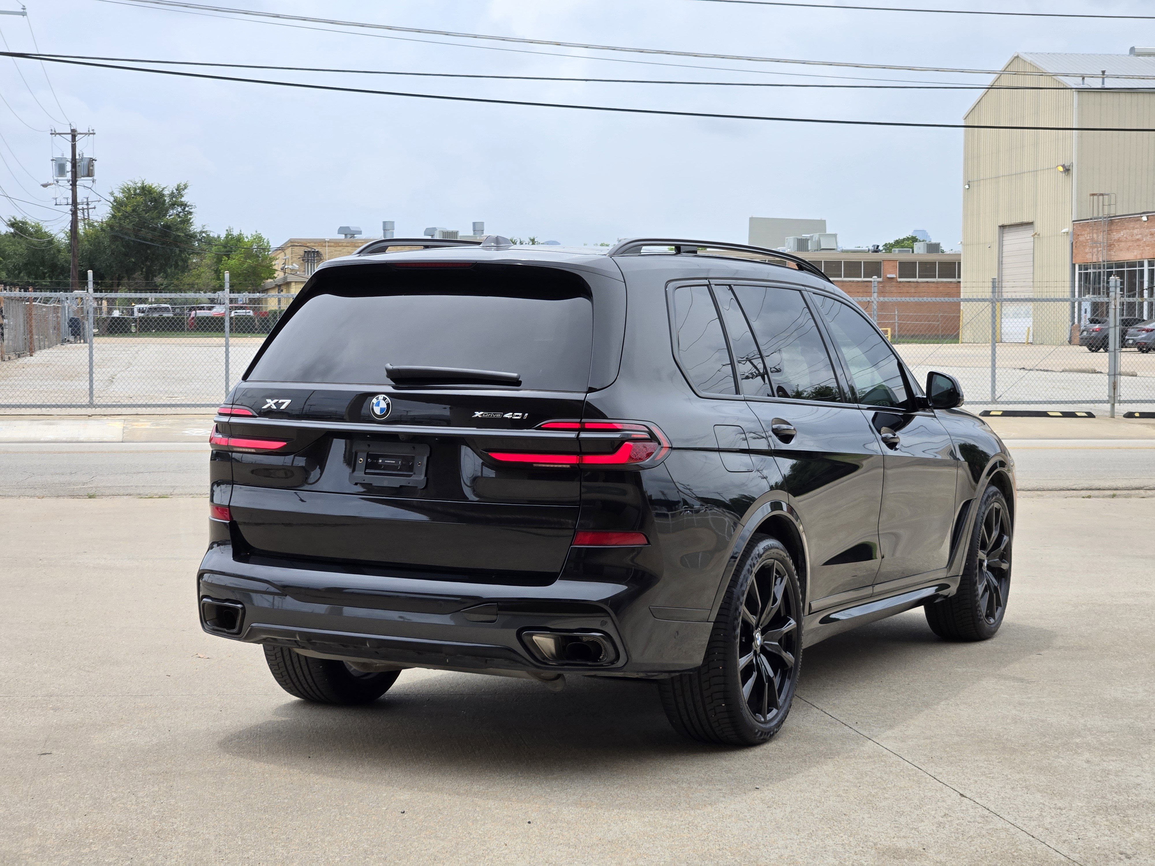Used 2026 BMW X7 xDrive40i w/ M Sport Package AWD/4WD image 9