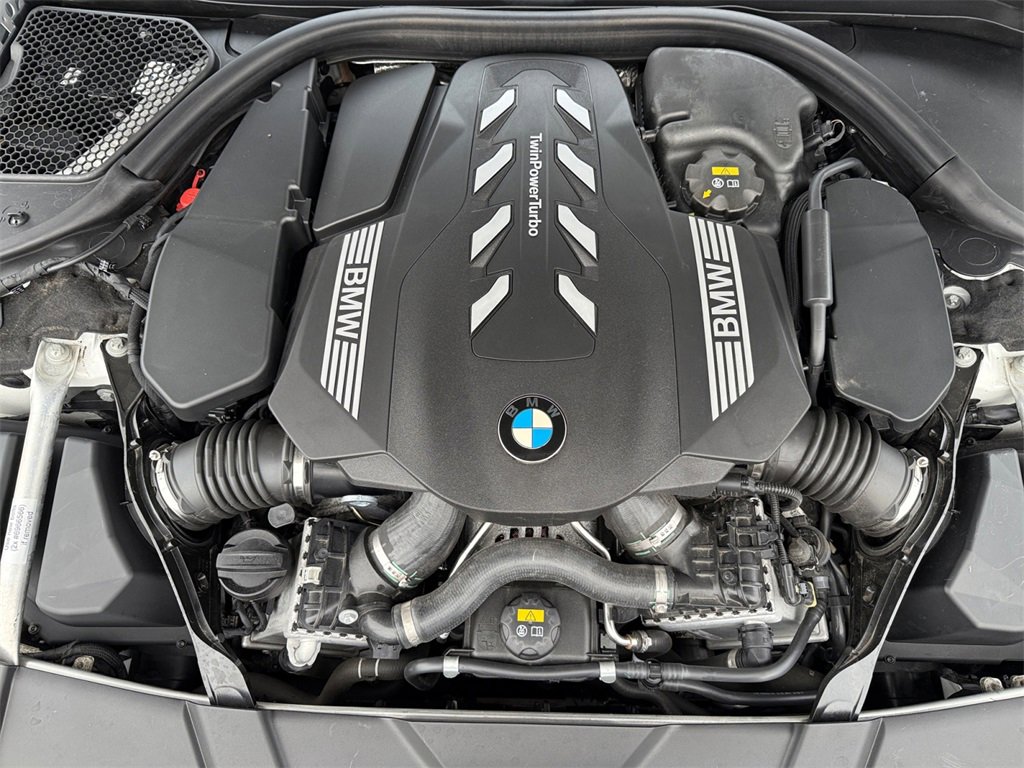 Used 2020 BMW 750i xDrive w/ Executive Package image 36