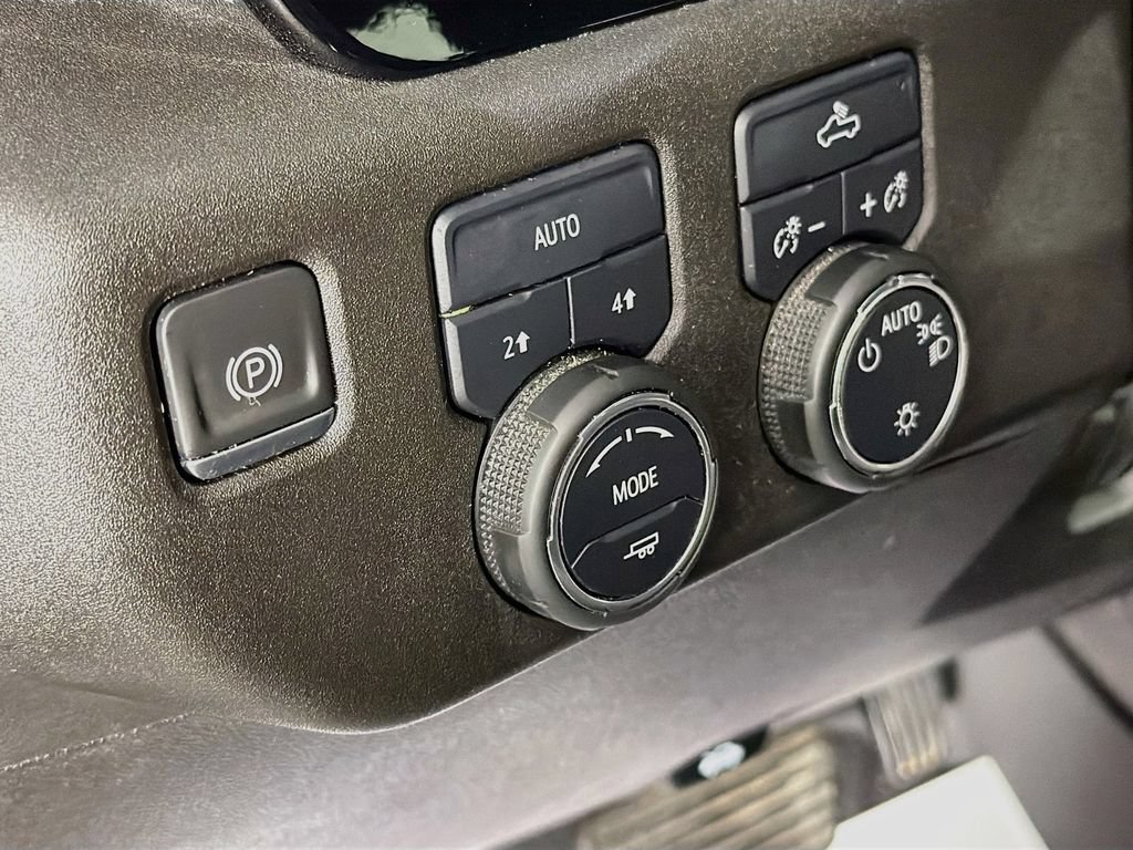 Used 2022 Chevrolet Silverado 1500 LT AWD/4WD image 10