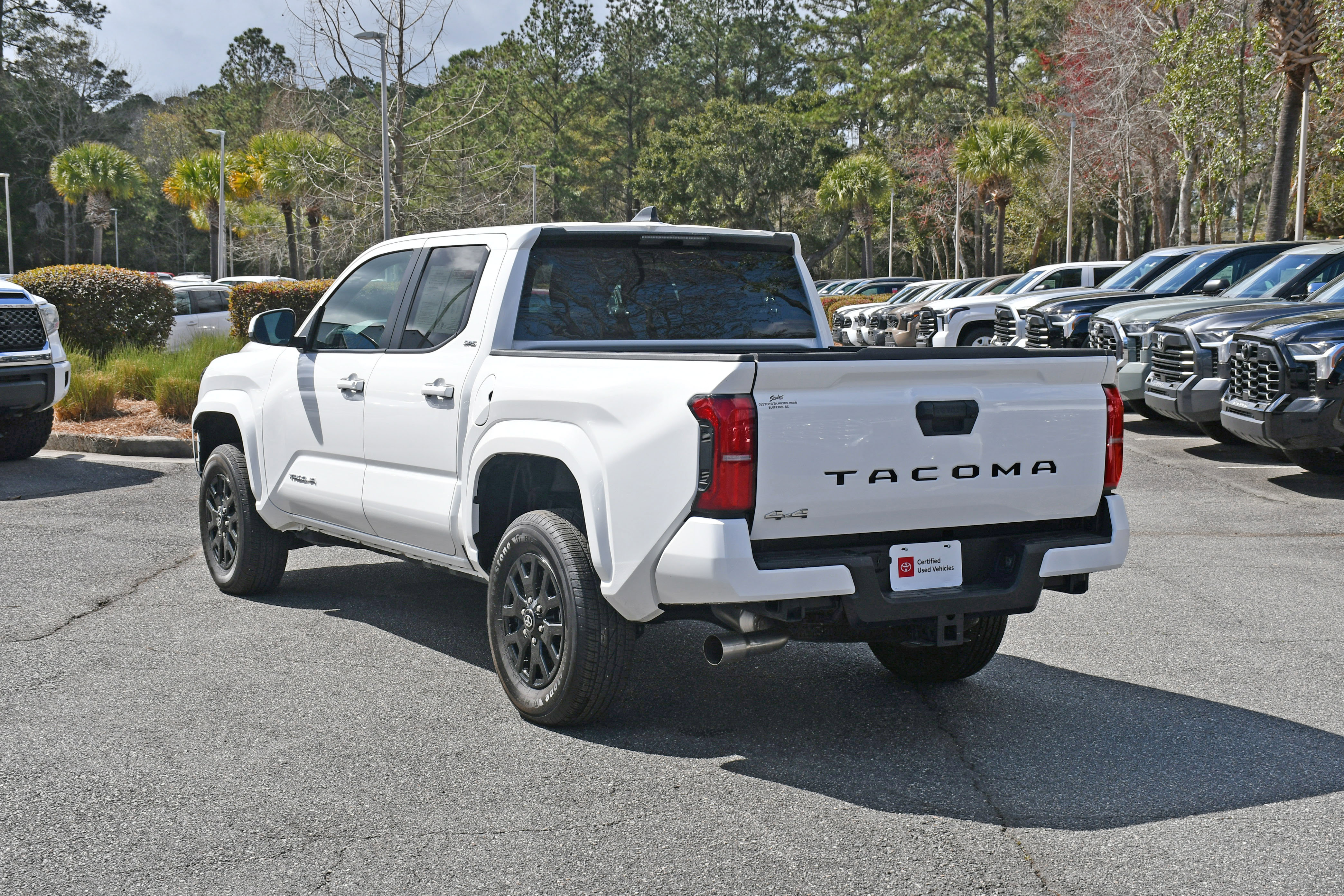 Used 2025 Toyota Tacoma SR5 image 3