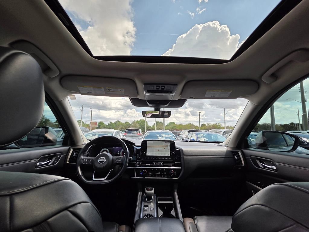 Used 2024 Nissan Pathfinder Platinum w/ Cargo Package image 22