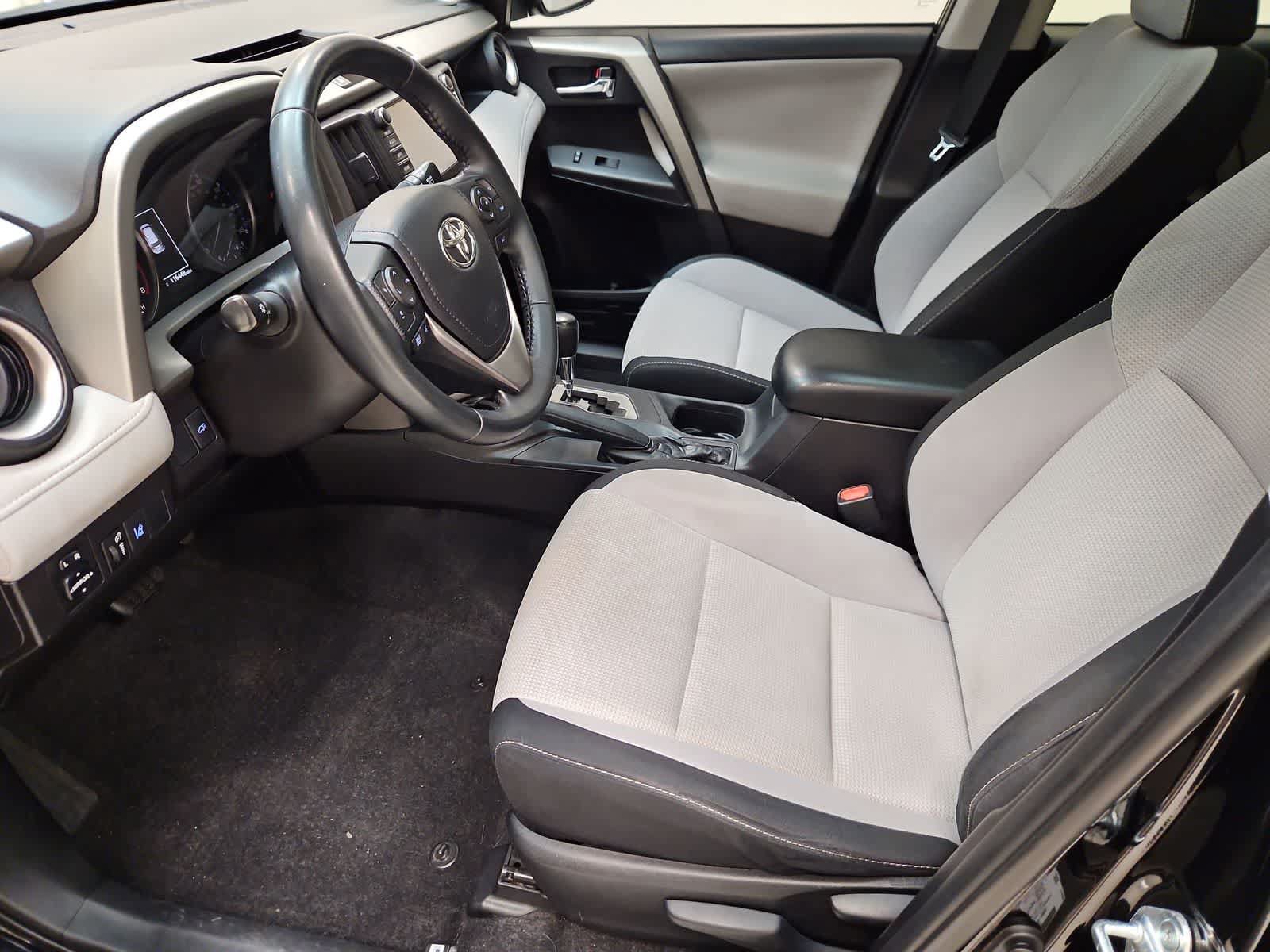 Used 2018 Toyota RAV4 XLE FWD image 17
