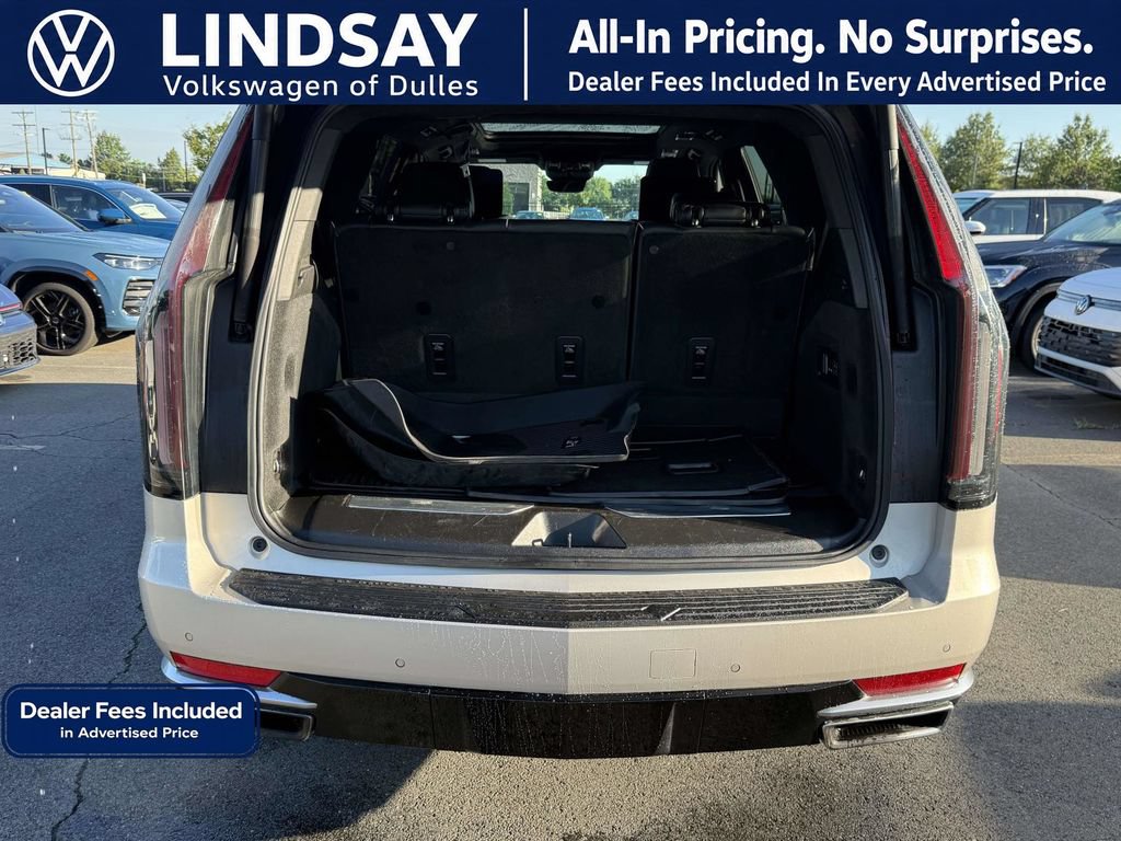 Used 2021 Cadillac Escalade Premium Luxury Platinum w/ Heavy-Duty Trailer Package AWD/4WD image 16