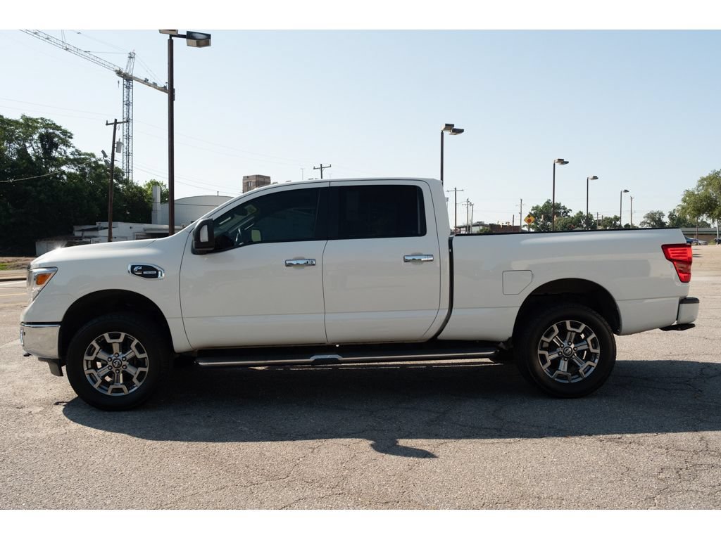 Used 2019 Nissan Titan SV w/ SV Convenience Package AWD/4WD image 5