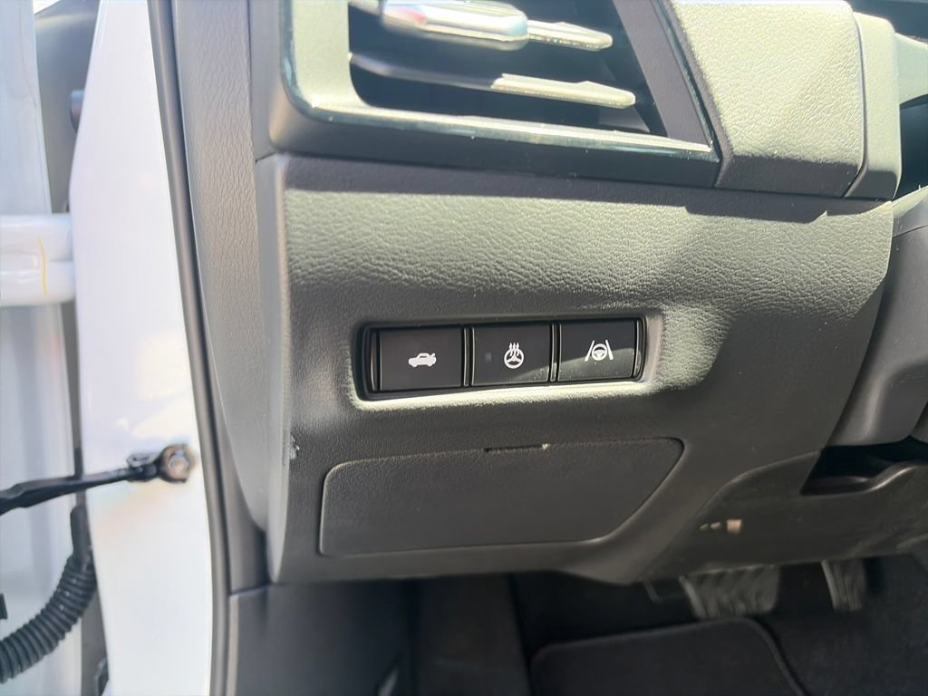 New 2026 Nissan Sentra SR w/ SR Premium Package FWD image 32