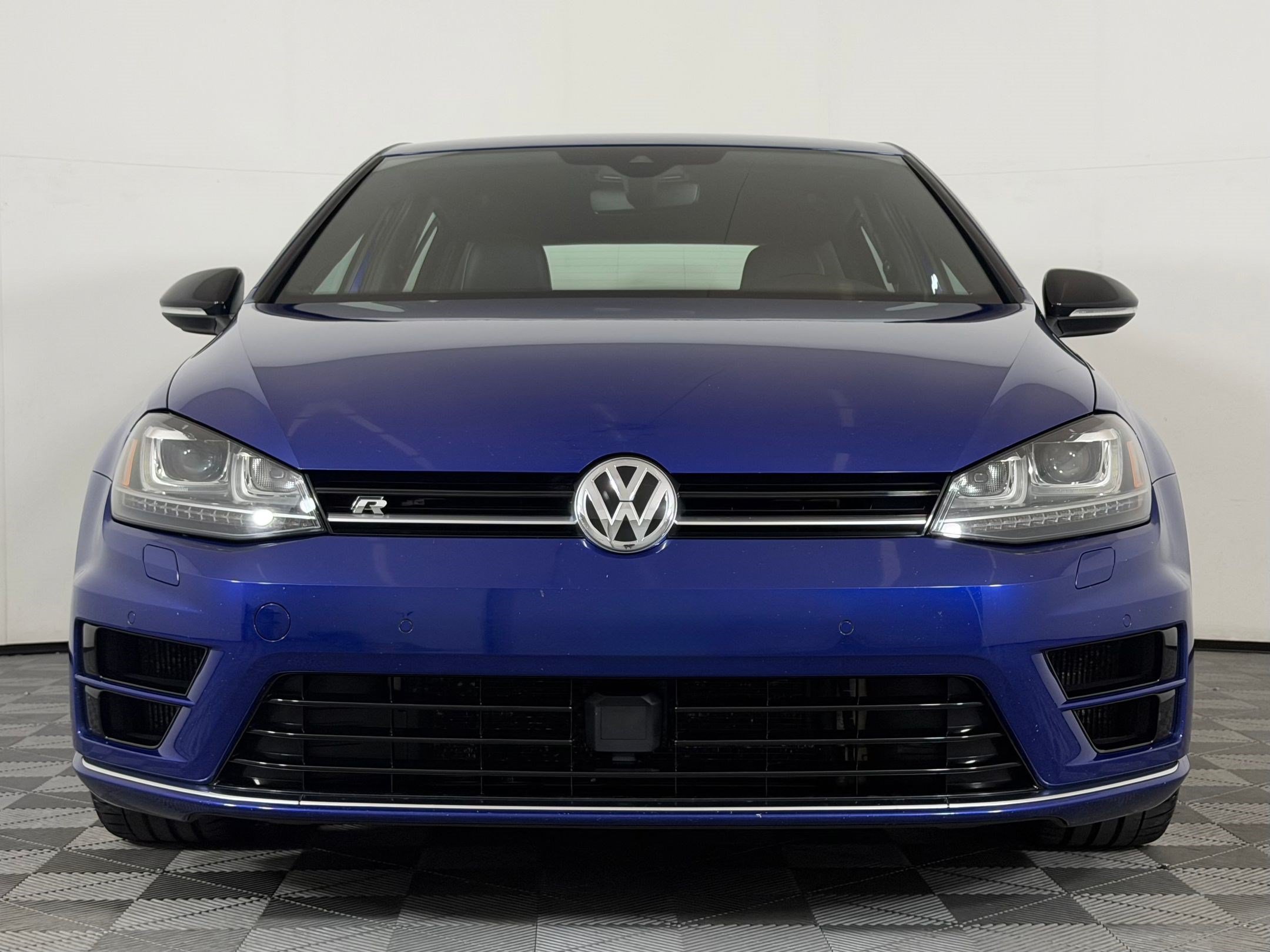 Used 2017 Volkswagen Golf R 4-Door AWD/4WD image 6