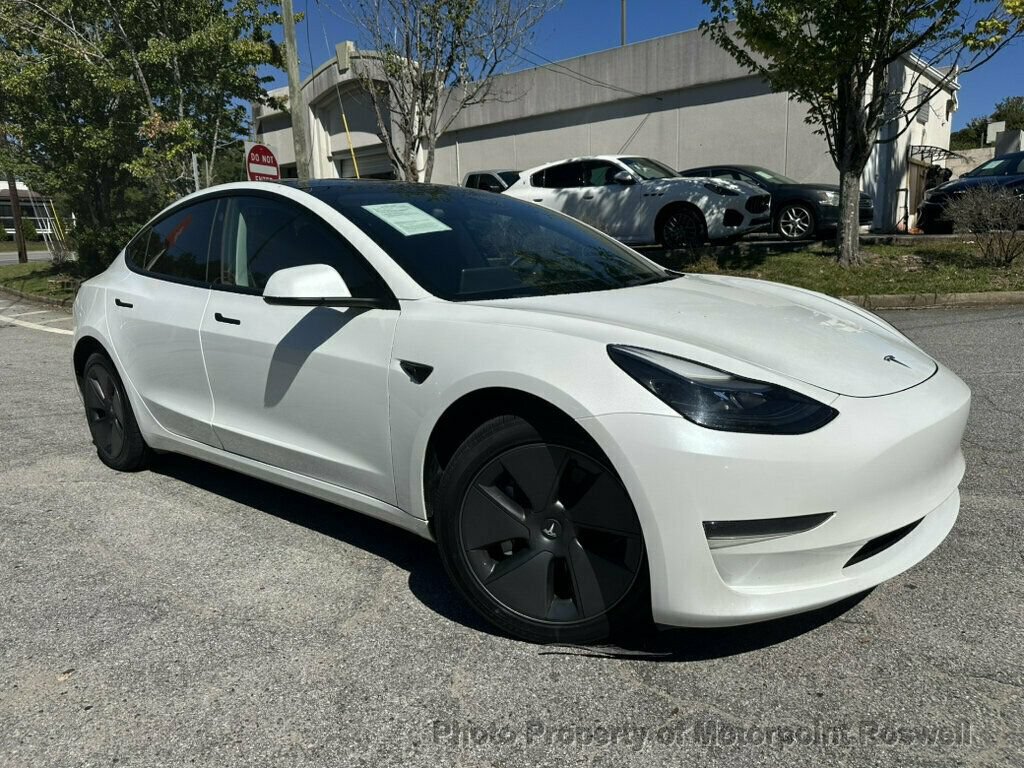 Used 2023 Tesla Model 3 Standard Range RWD image 2