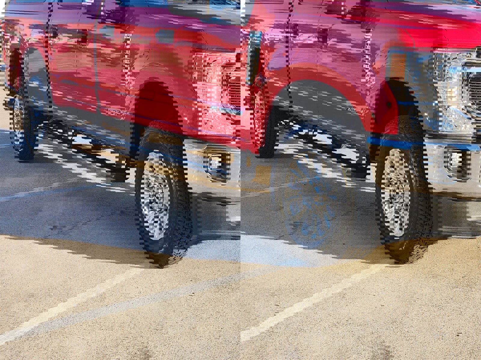 Used 2022 Ford F350 XLT w/ XLT Value Package image 11