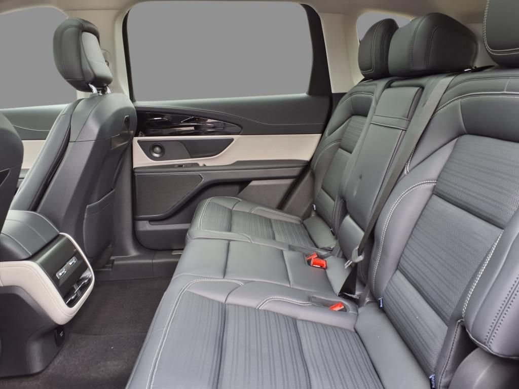 New 2025 Lincoln Nautilus Reserve AWD/4WD image 6