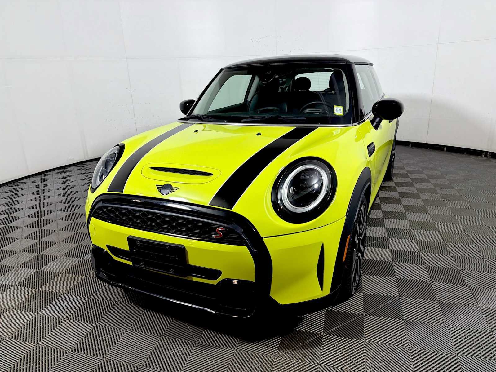 Used 2023 MINI Cooper S w/ Signature Upholstery Package FWD image 3