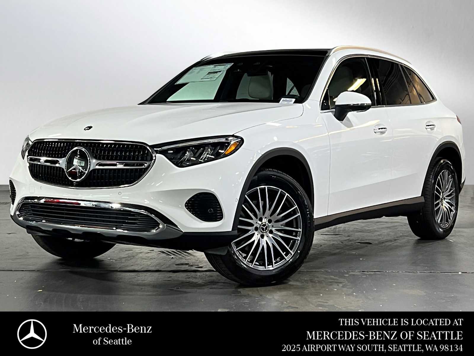 Used 2025 Mercedes-Benz GLC 300 4MATIC image 1