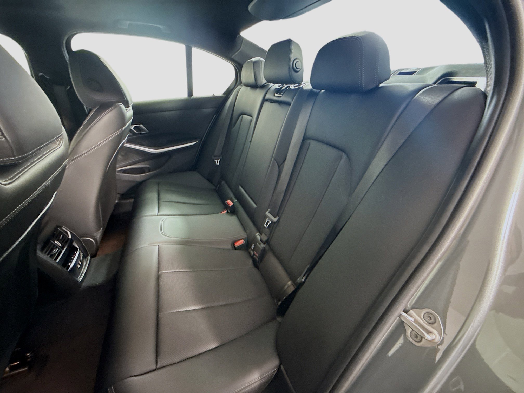 Used 2024 BMW 330i Sedan w/ Convenience Package image 25