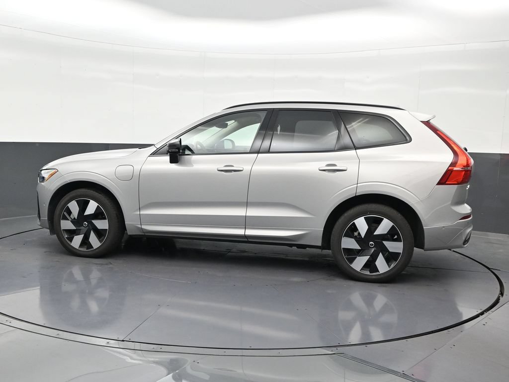 Used 2024 Volvo XC60 T8 Ultimate w/ Protection Package Premier AWD/4WD image 2