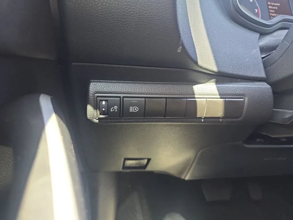 Used 2025 Toyota Corolla SE FWD image 23