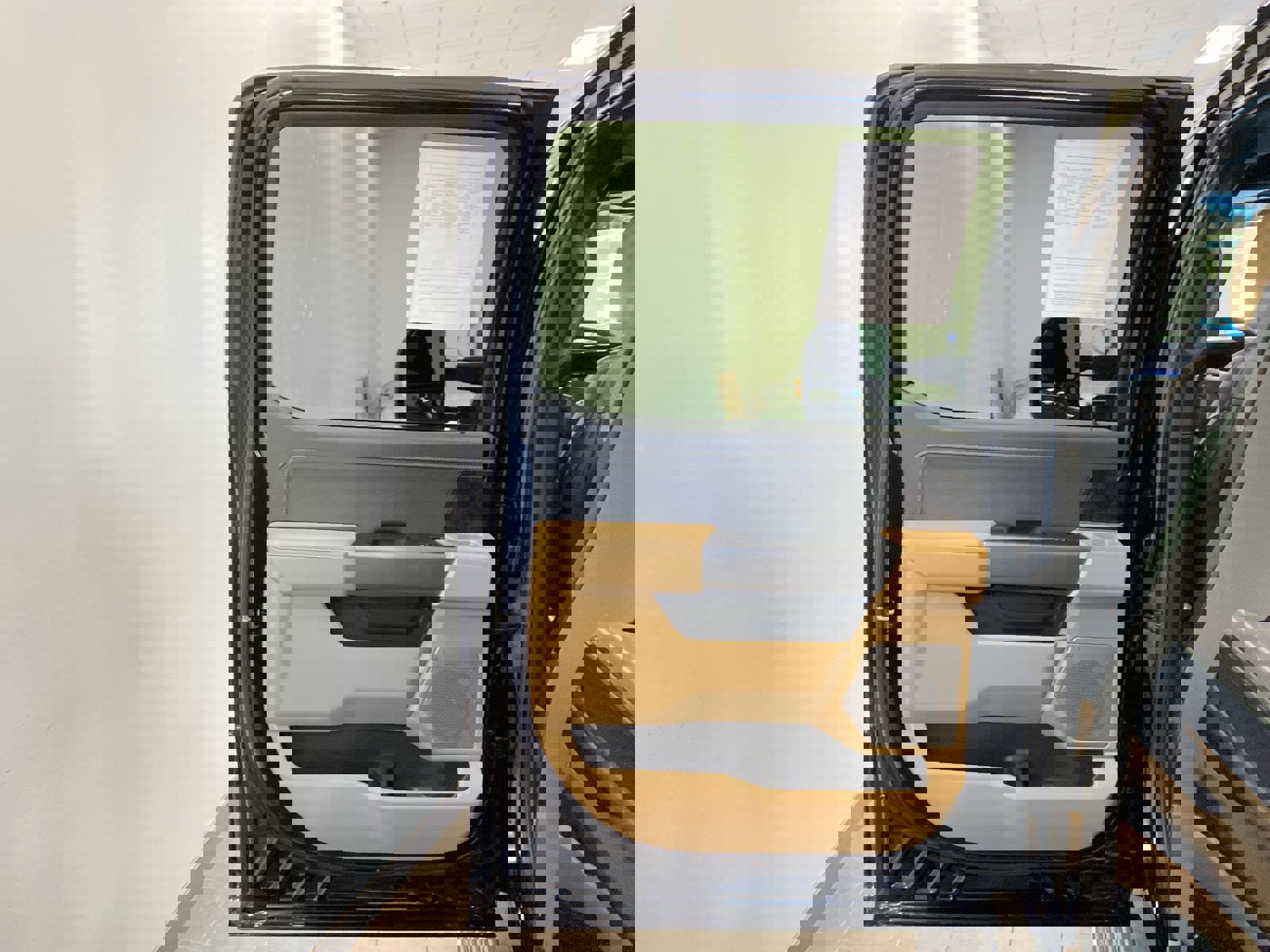 Certified 2025 Ford F350 Lariat w/ Lariat Ultimate Package image 8