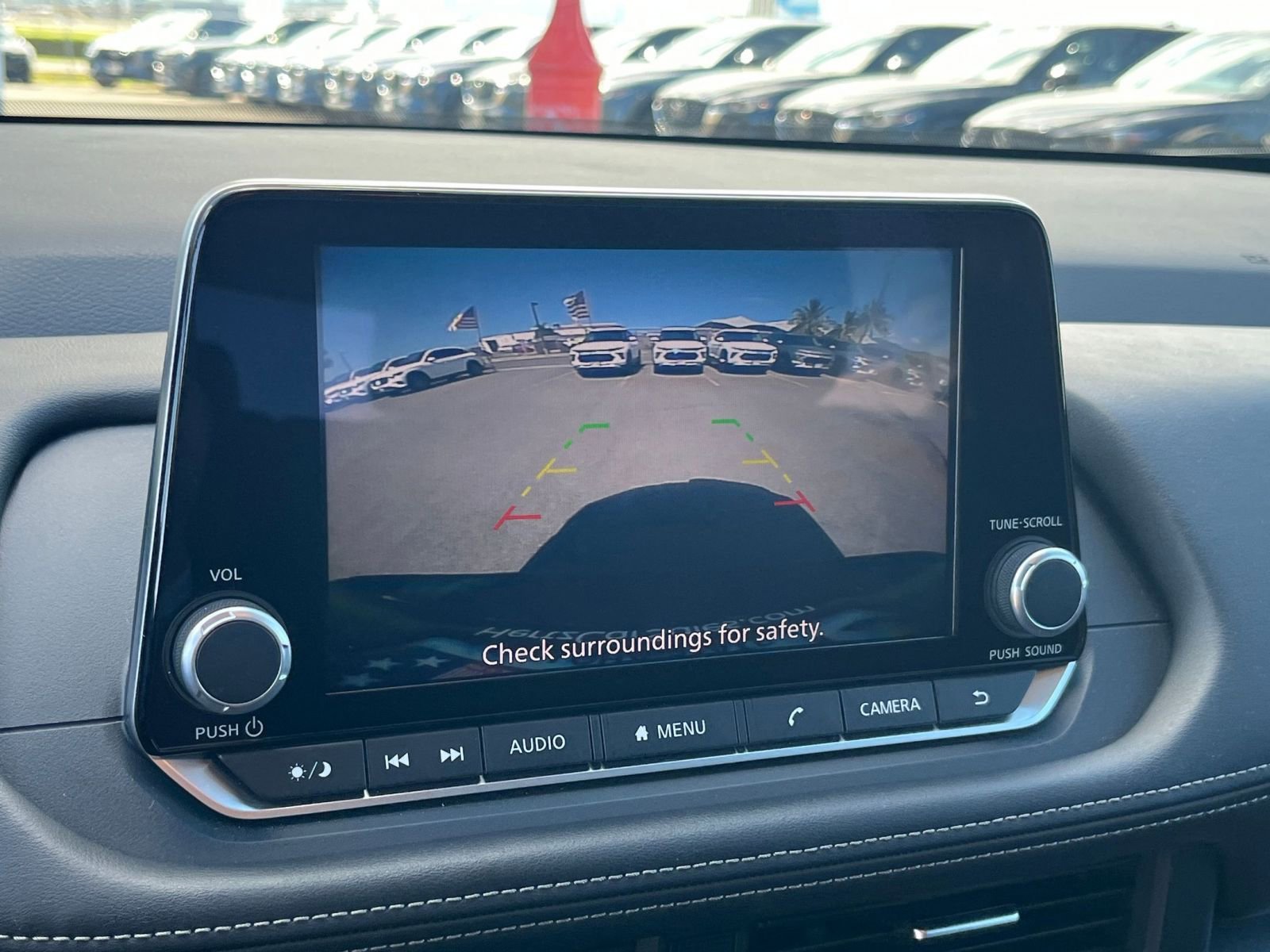 Used 2025 Nissan Rogue SV image 25
