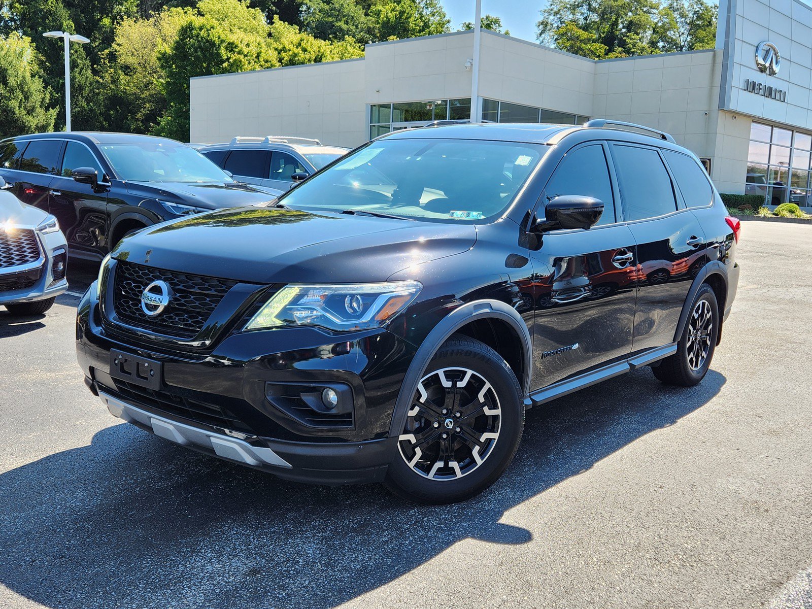 Used 2019 Nissan Pathfinder SL AWD/4WD image 1