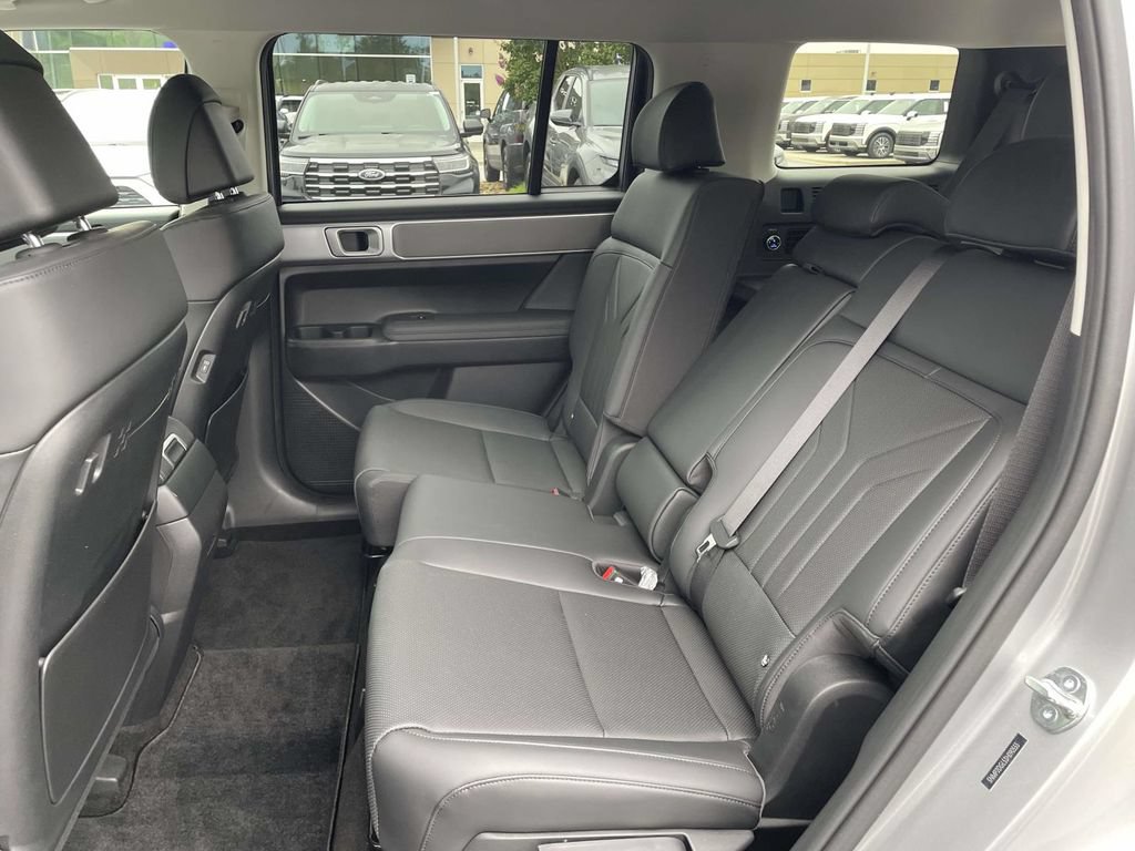 Certified 2025 Hyundai Santa Fe SEL AWD/4WD image 3