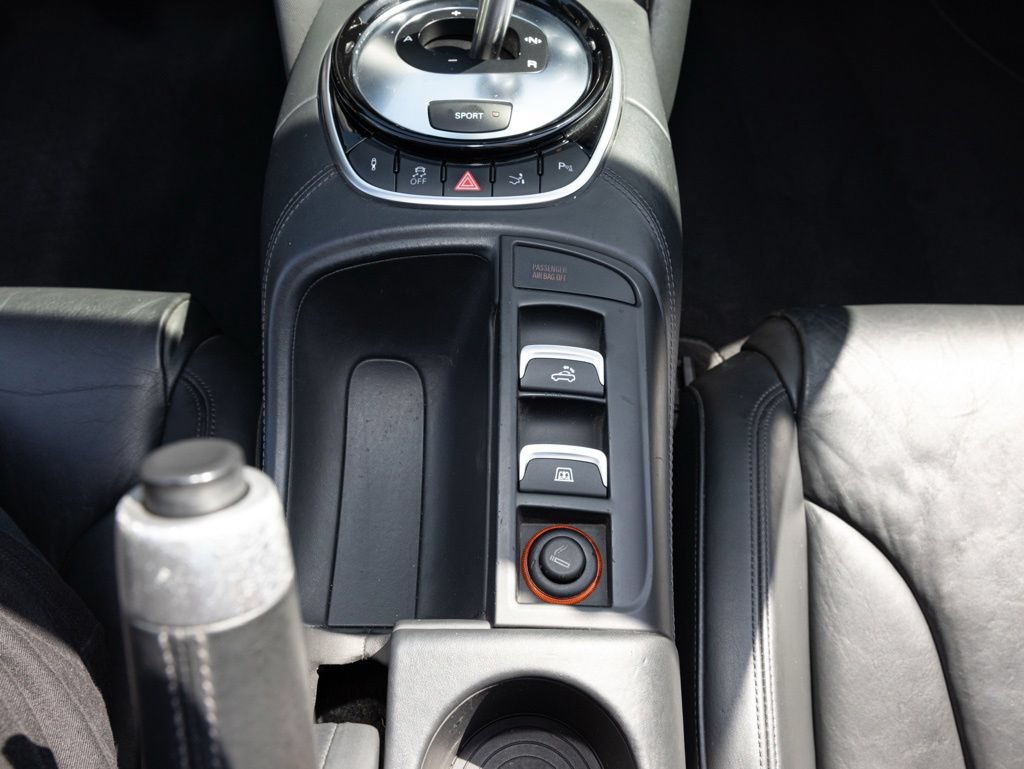 Used 2014 Audi R8 V8 w/ Convenience Package AWD/4WD image 32