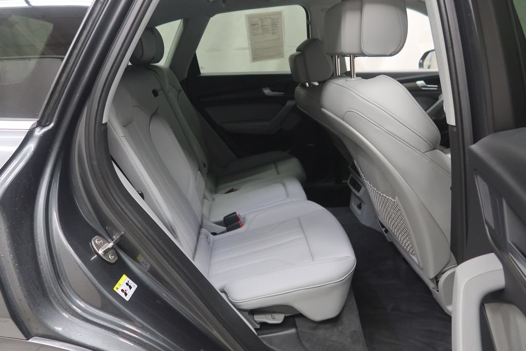 Used 2024 Audi Q5 2.0T Premium w/ Convenience Package AWD/4WD image 12