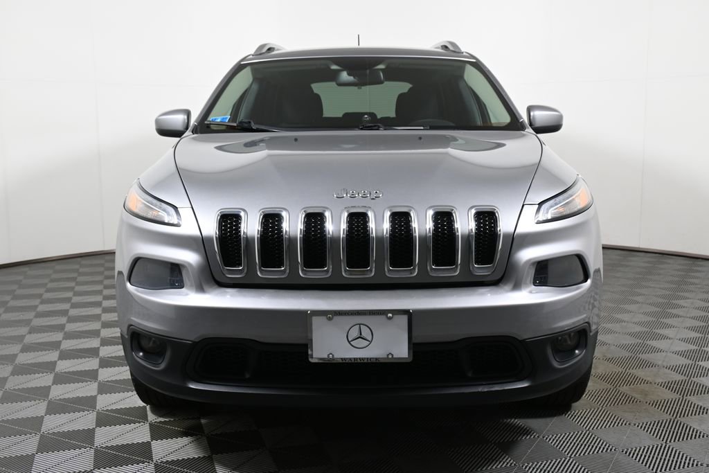 Used 2016 Jeep Cherokee Latitude w/ Cold Weather Group image 9