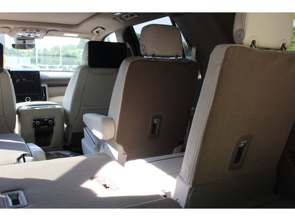 New 2026 GMC Yukon Denali w/ Denali Reserve Package image 14