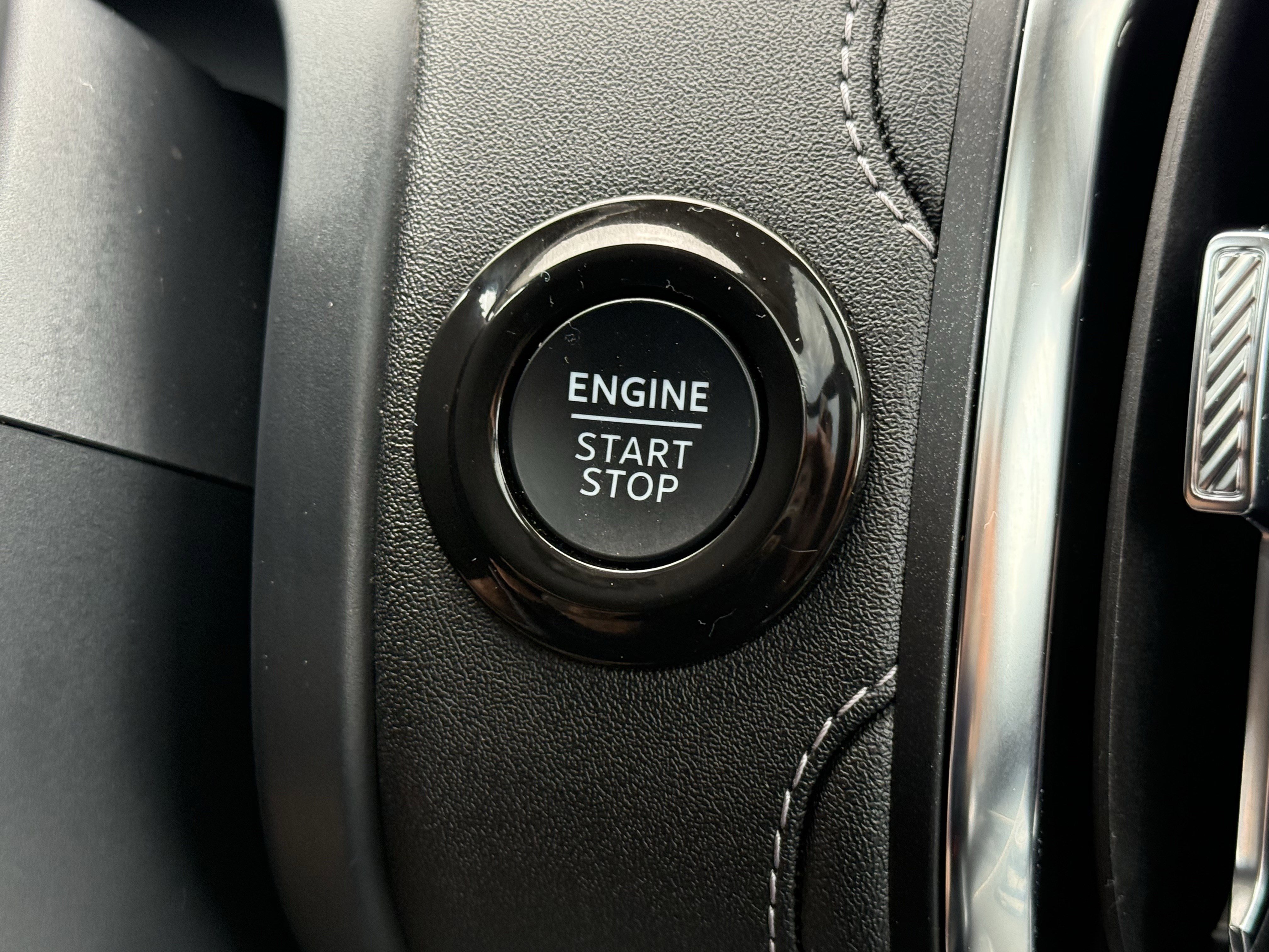 Used 2025 Ford Expedition Platinum image 25