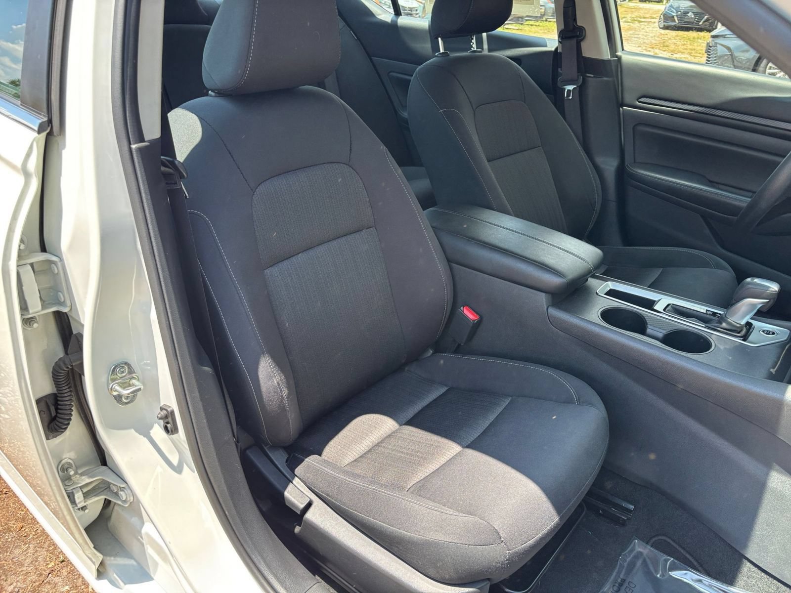 Used 2025 Nissan Altima 2.5 SV FWD image 37