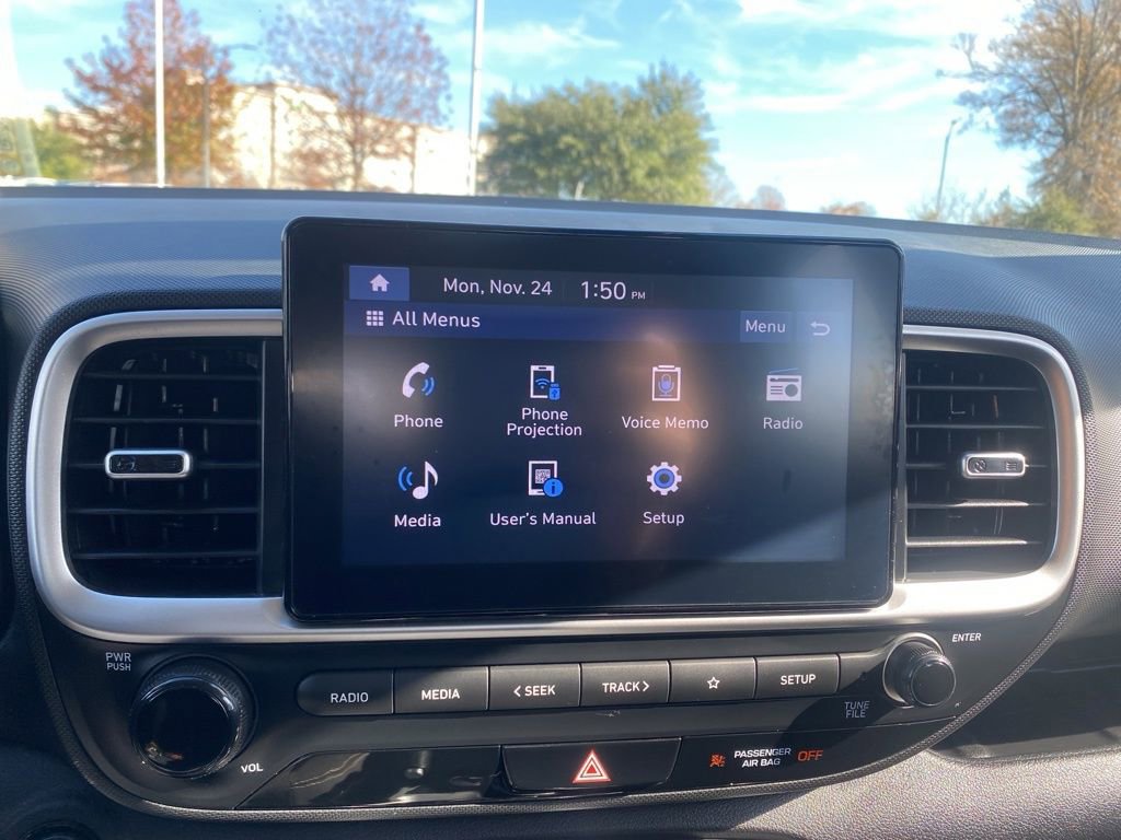 Used 2024 Hyundai Venue SEL image 20