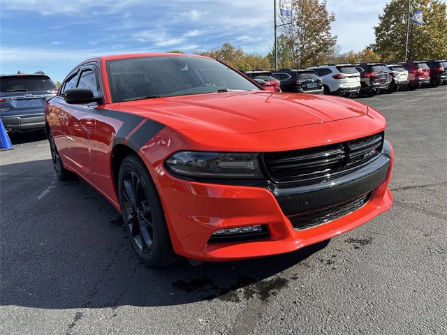 Used 2020 Dodge Charger SXT w/ Blacktop Package image 2