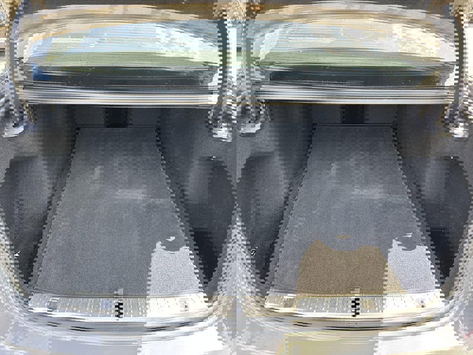 Used 2022 BMW 740i w/ Premium Package image 32