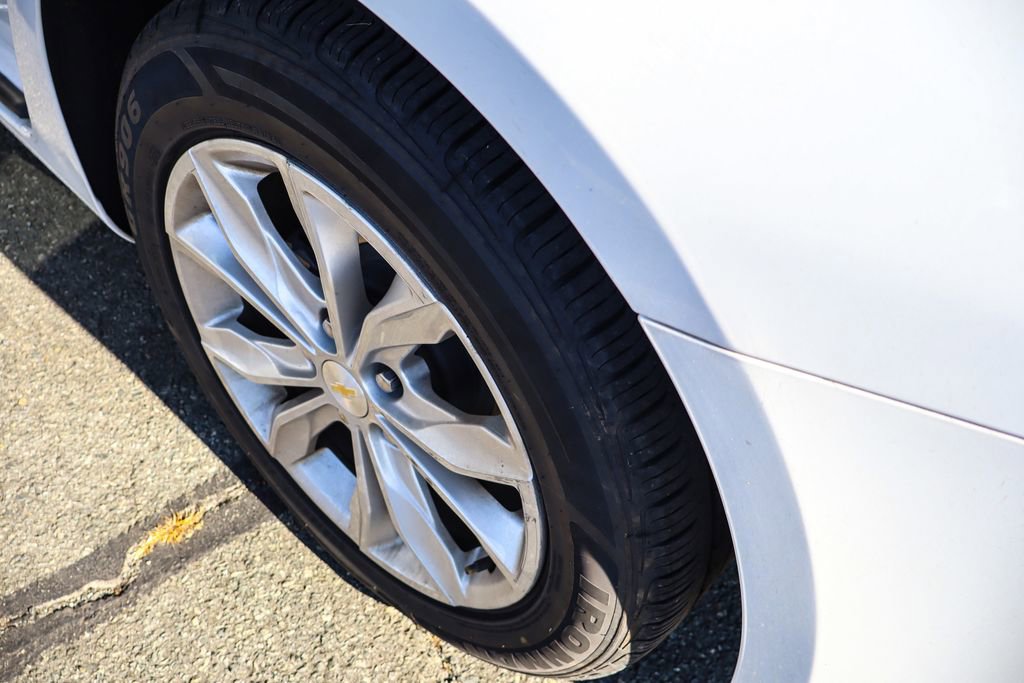 Used 2023 Chevrolet Malibu LT image 40