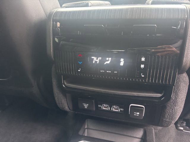 Used 2024 Jeep Wagoneer Series II image 17