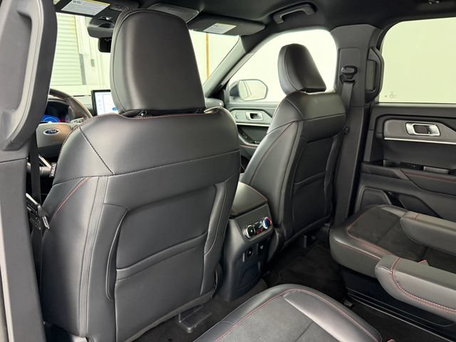 Used 2025 Ford Explorer ST RWD image 30