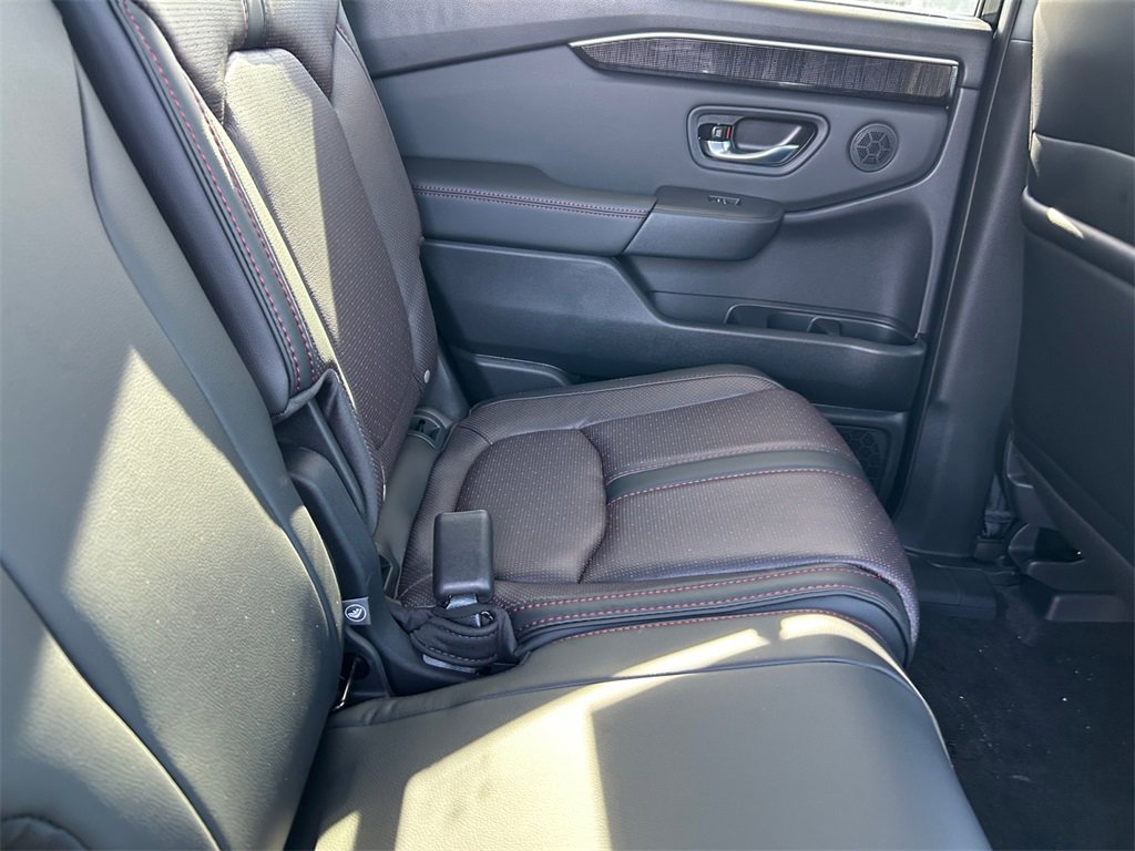 New 2025 Honda Pilot Black Edition image 18