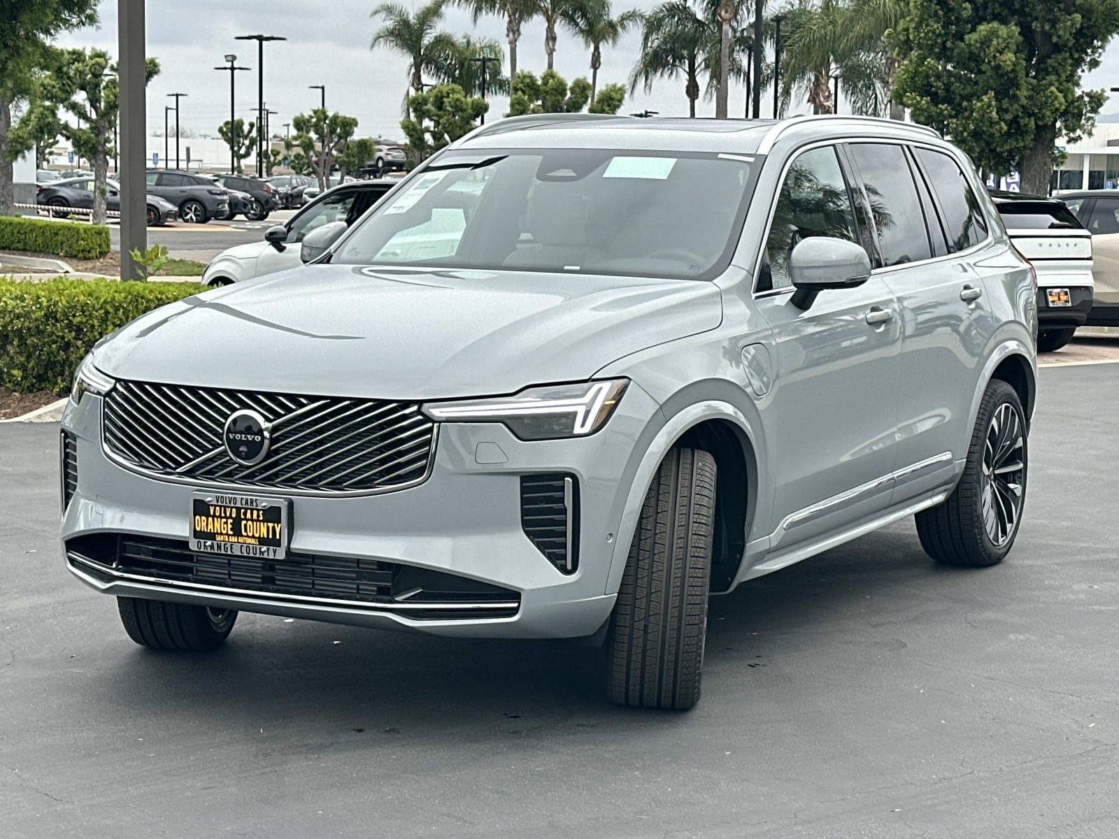 New 2026 Volvo XC90 T8 Plus AWD/4WD image 3