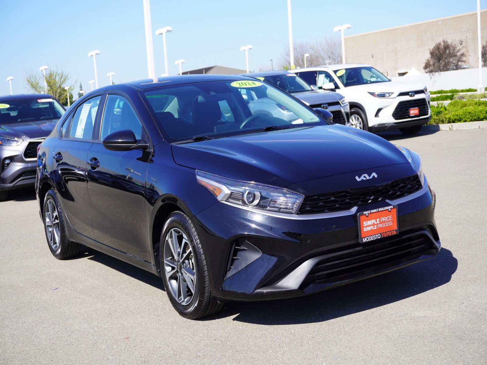 Used 2024 Kia Forte LXS image 1