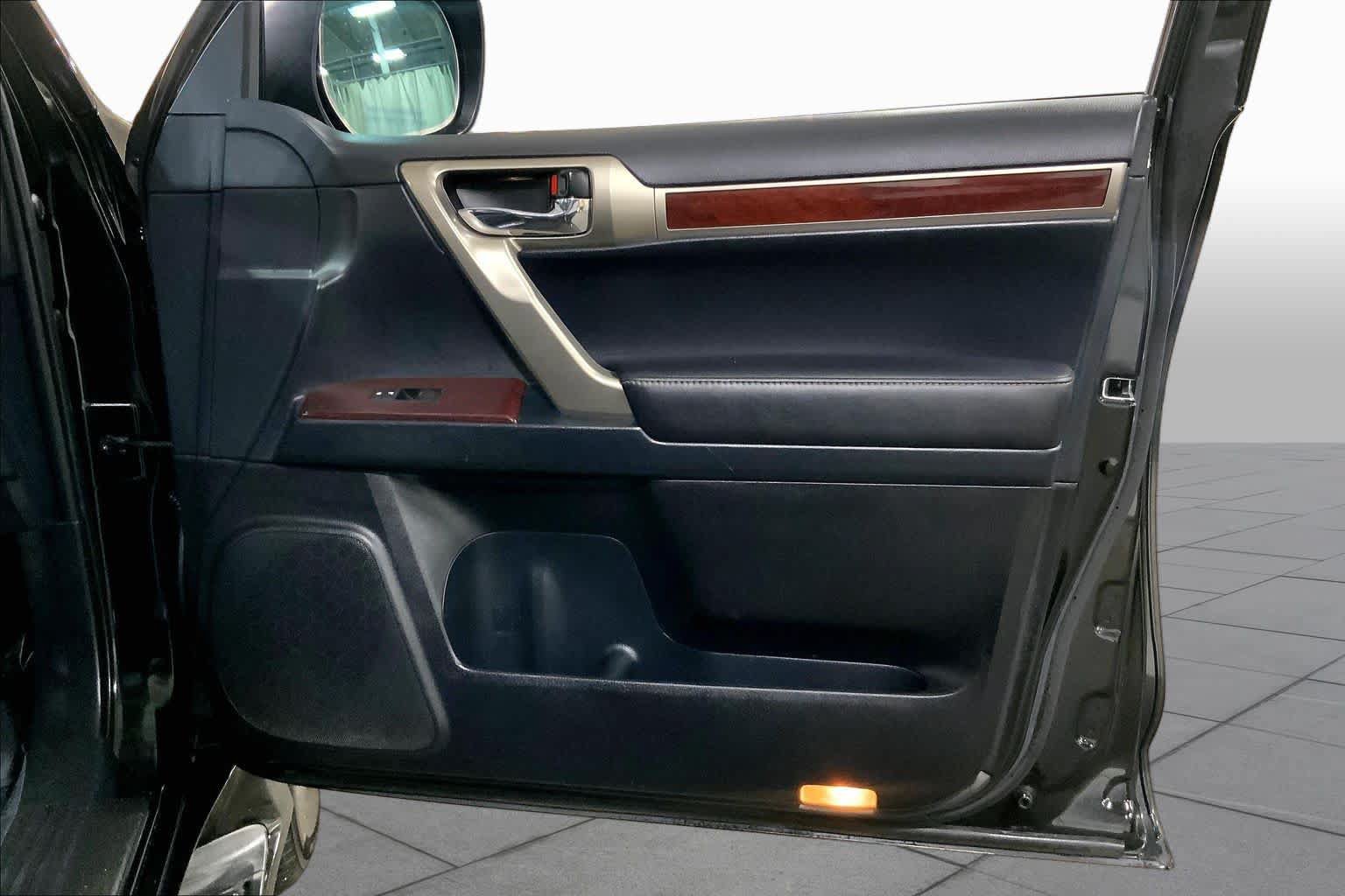 Used 2014 Lexus GX 460 Luxury AWD/4WD image 45