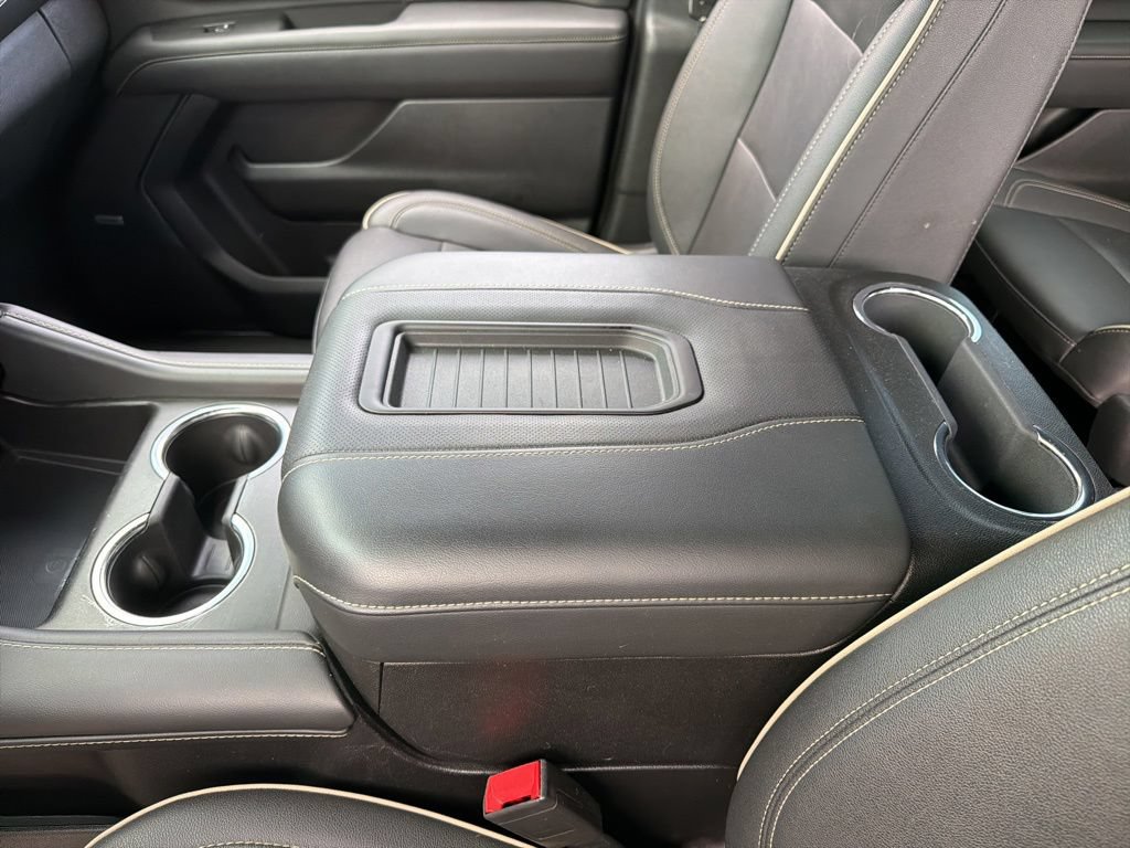 Used 2023 Chevrolet Suburban Premier AWD/4WD image 11