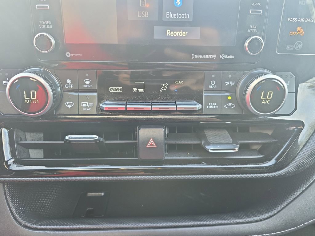 Used 2021 Toyota Highlander XSE FWD image 26