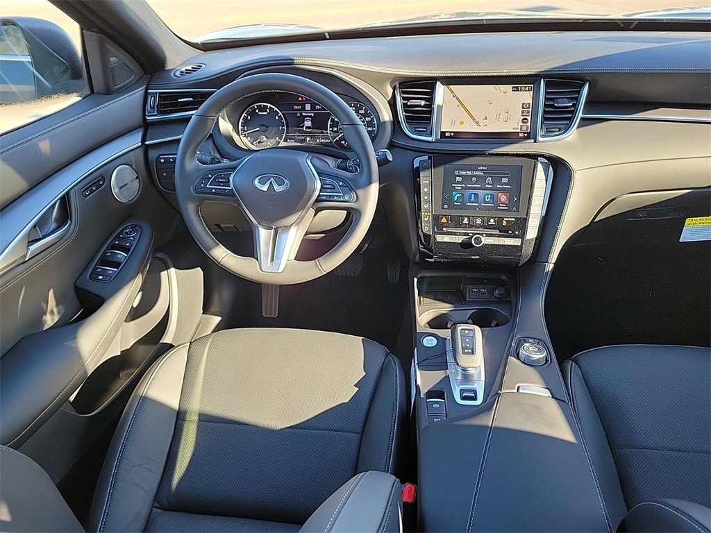 Certified 2025 INFINITI QX55 Essential image 5