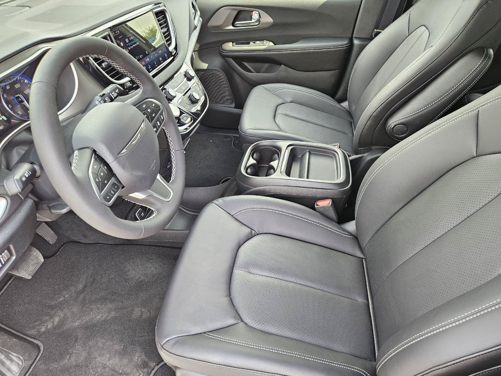New 2027 Chrysler Pacifica LX FWD image 9